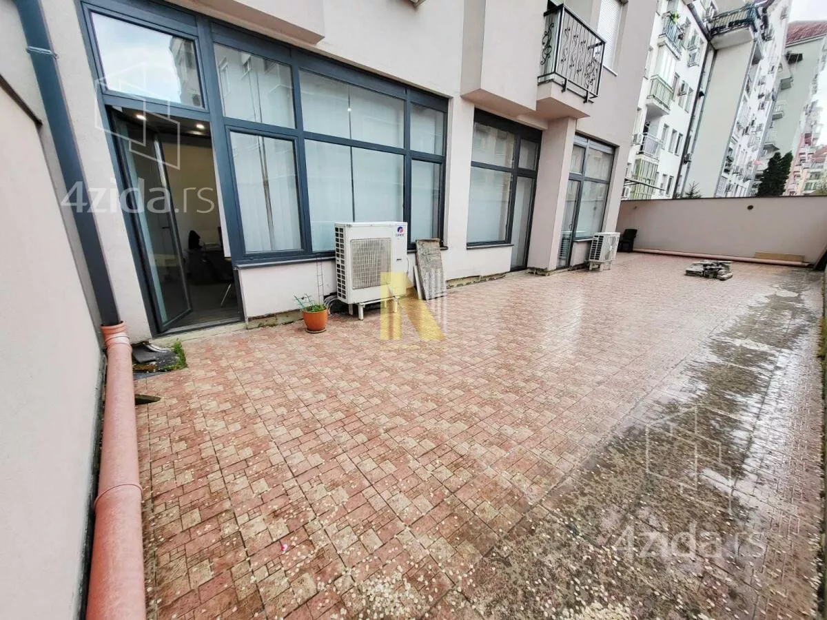 Poslovni prostor | 4zida