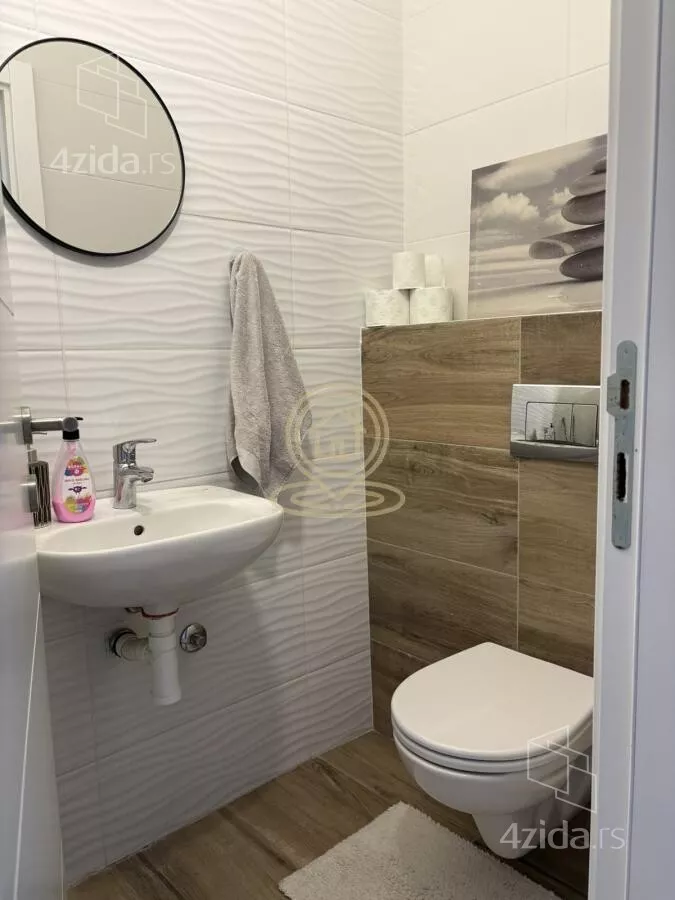 Troiposoban stan | 4zida