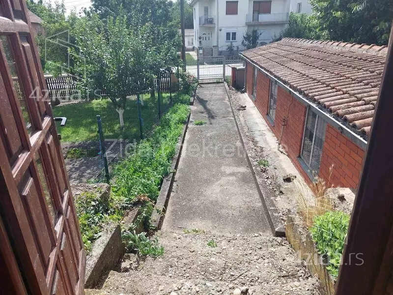 Poslovna zgrada | 4zida