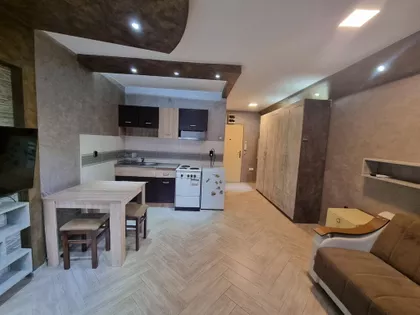 Nade Dimić | 4zida.rs