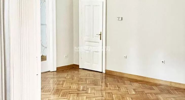 Petoiposoban stan | 4zida