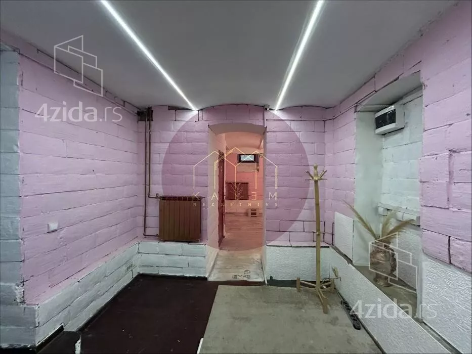 Lokal | 4zida