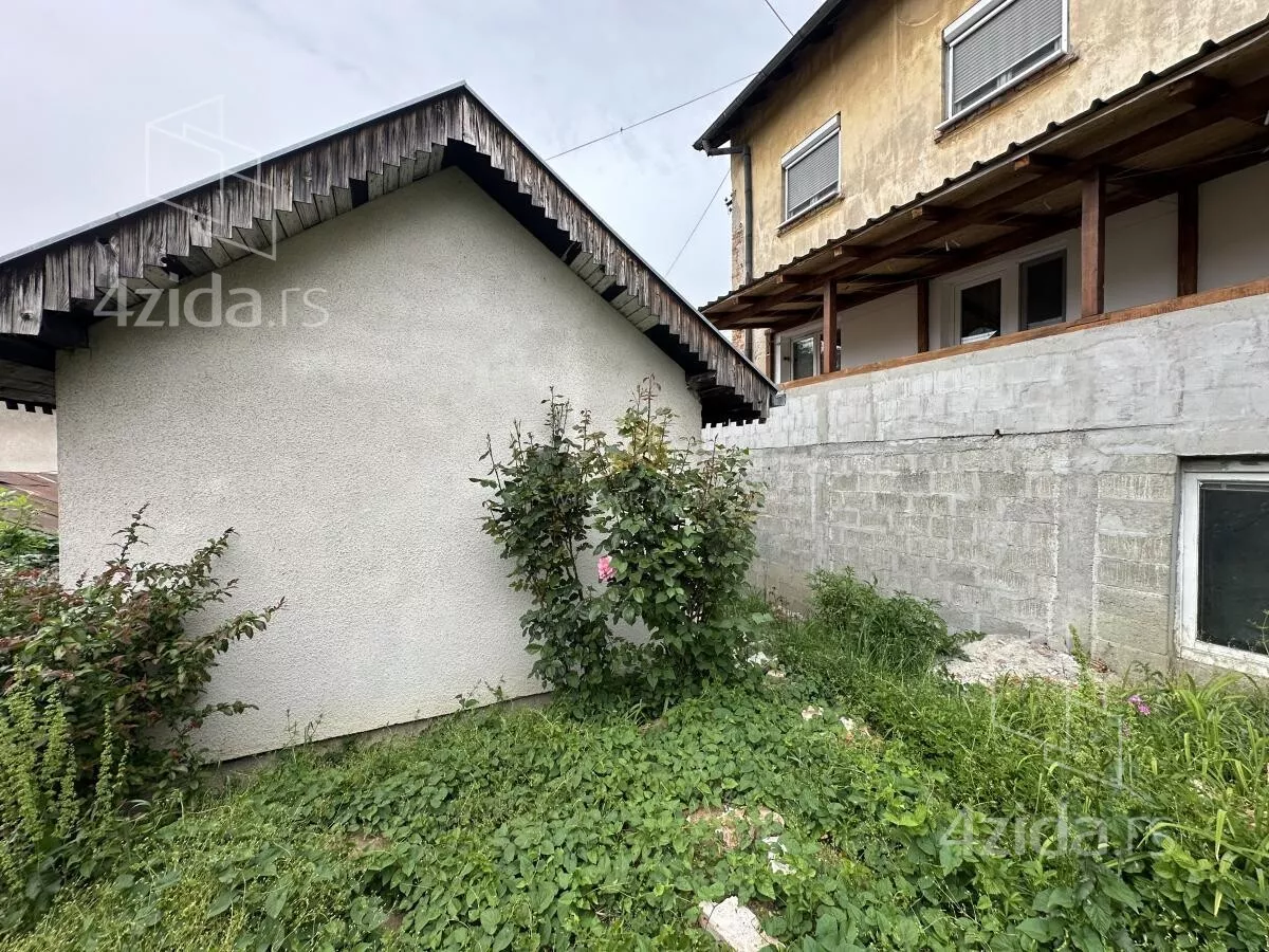Troiposoban stan | 4zida