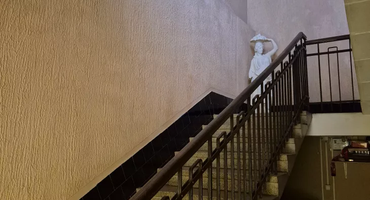 Šestosoban stan | 4zida