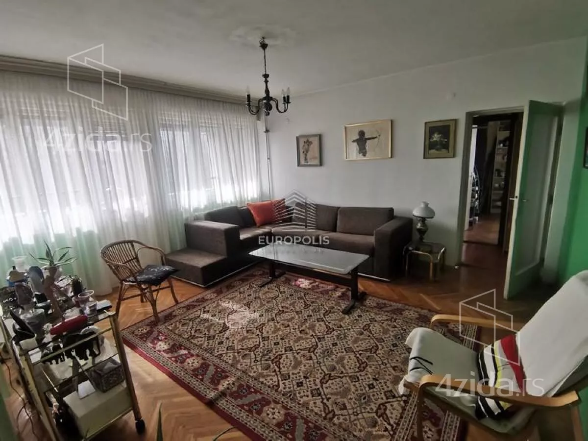Troiposoban stan | 4zida