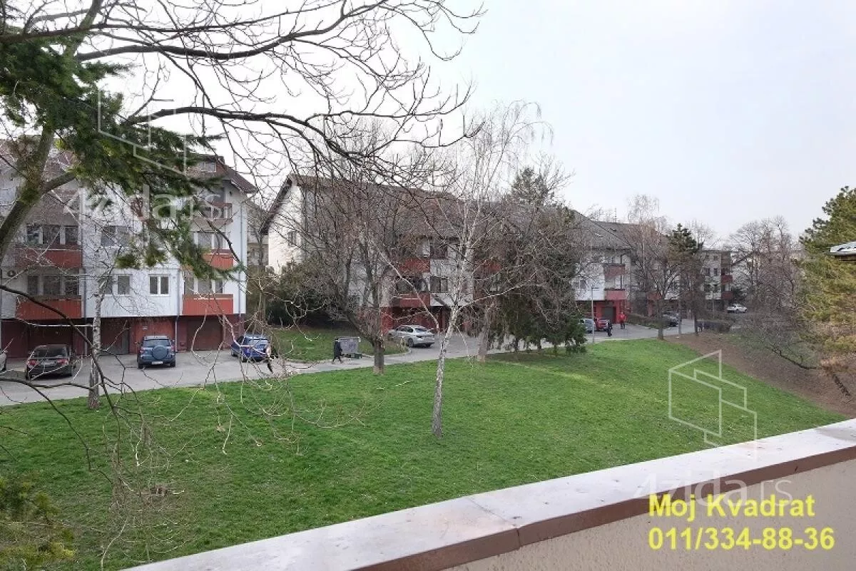 Šestosoban stan | 4zida