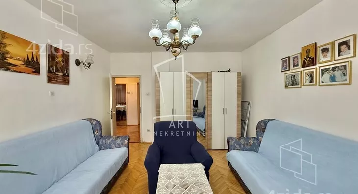 Petosoban stan | 4zida