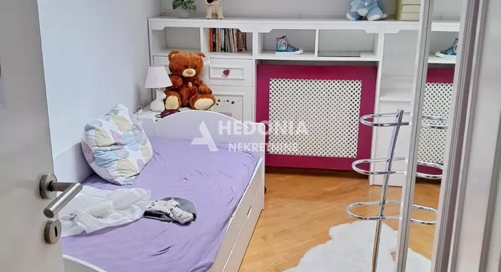 Šestosoban stan | 4zida