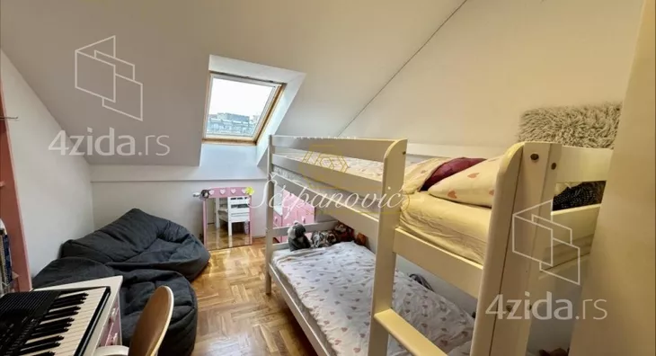 Troiposoban stan | 4zida