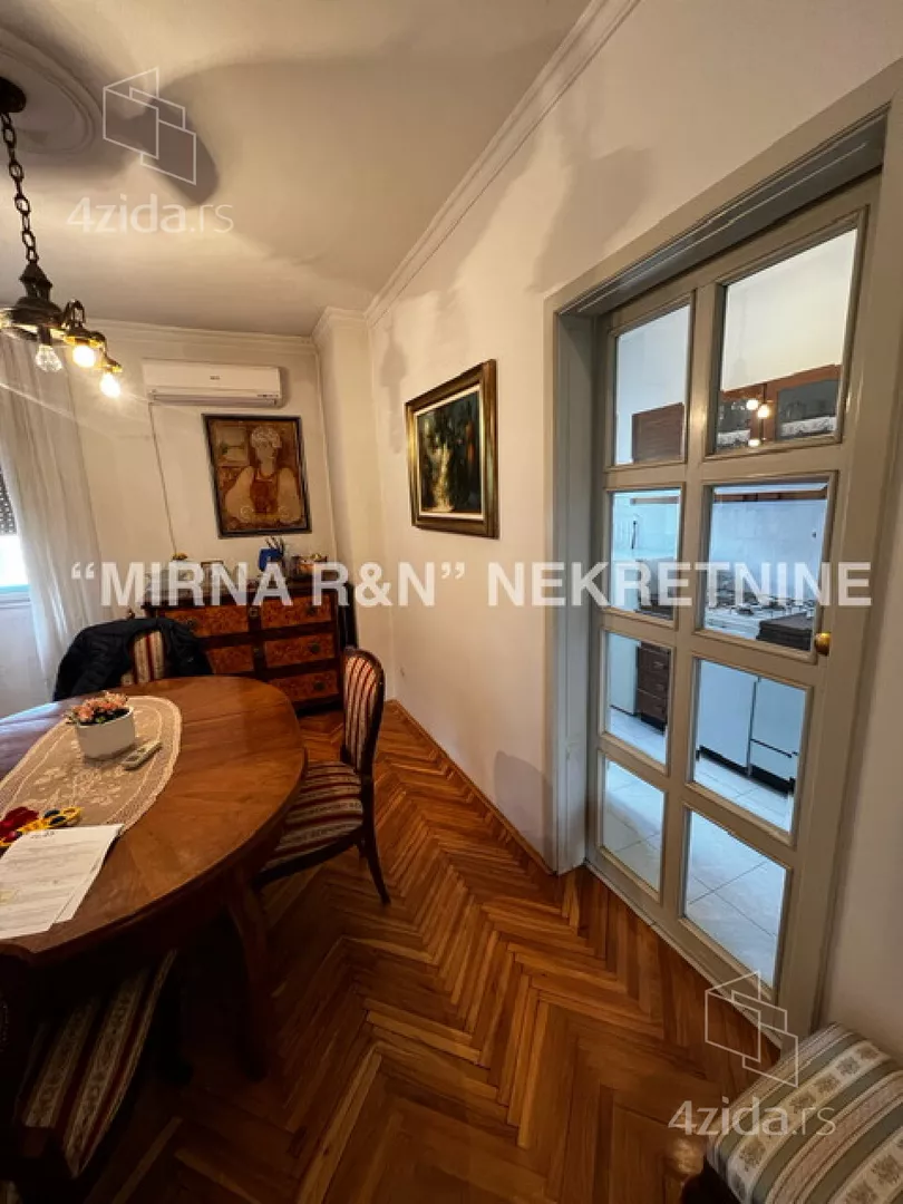 Četvoroiposoban stan | 4zida