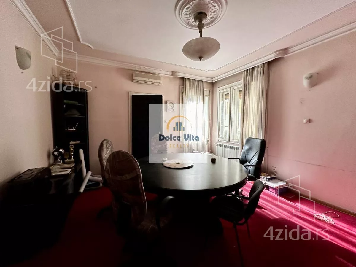 Četvoroiposoban stan | 4zida