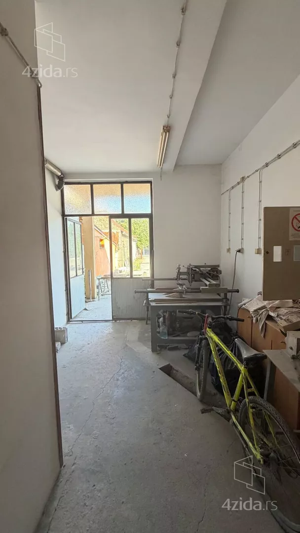 Lokal | 4zida