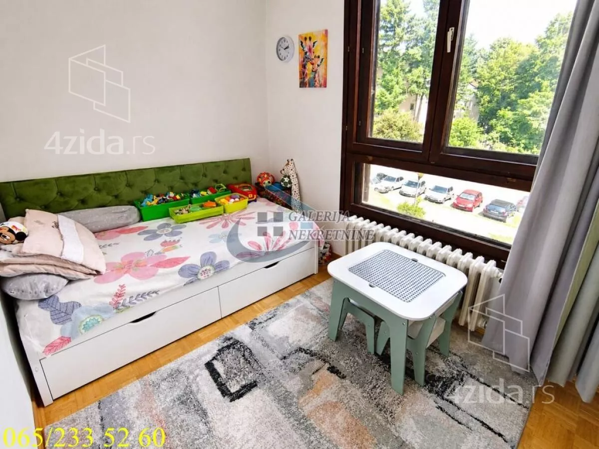 Troiposoban stan | 4zida