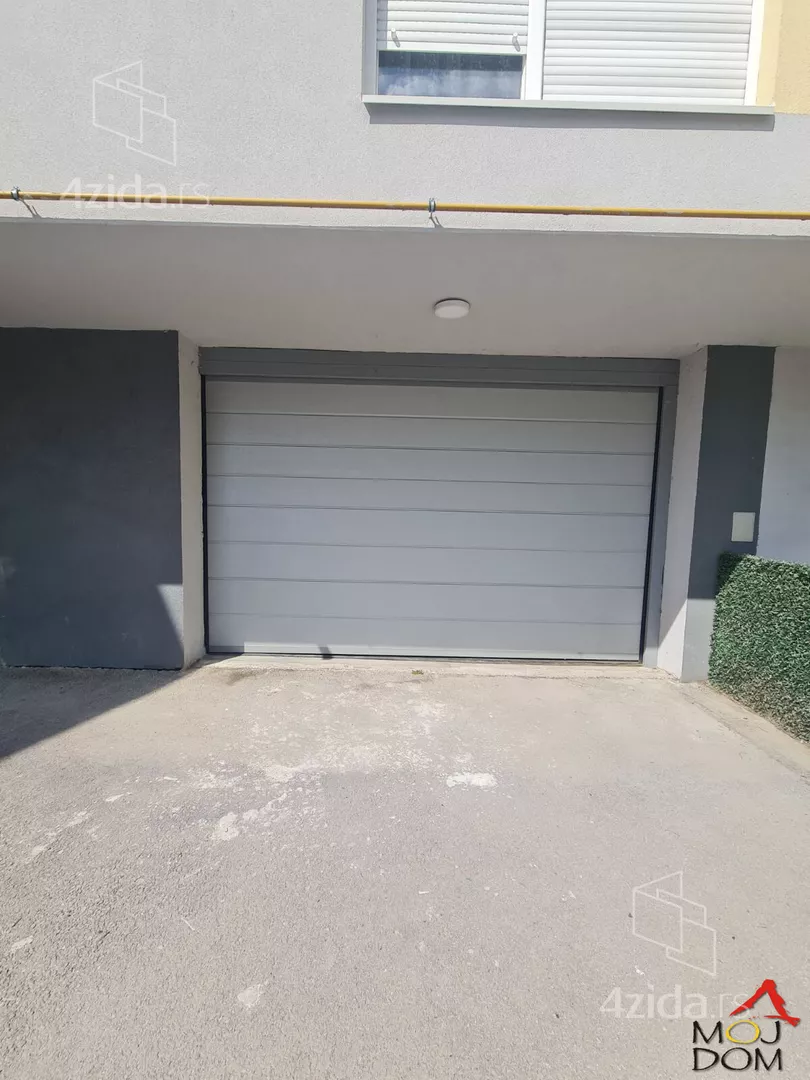 Sedmosoban stan | 4zida