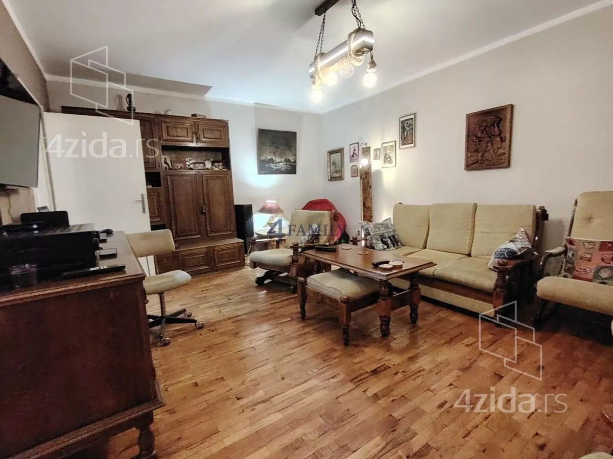 Troiposoban stan | 4zida