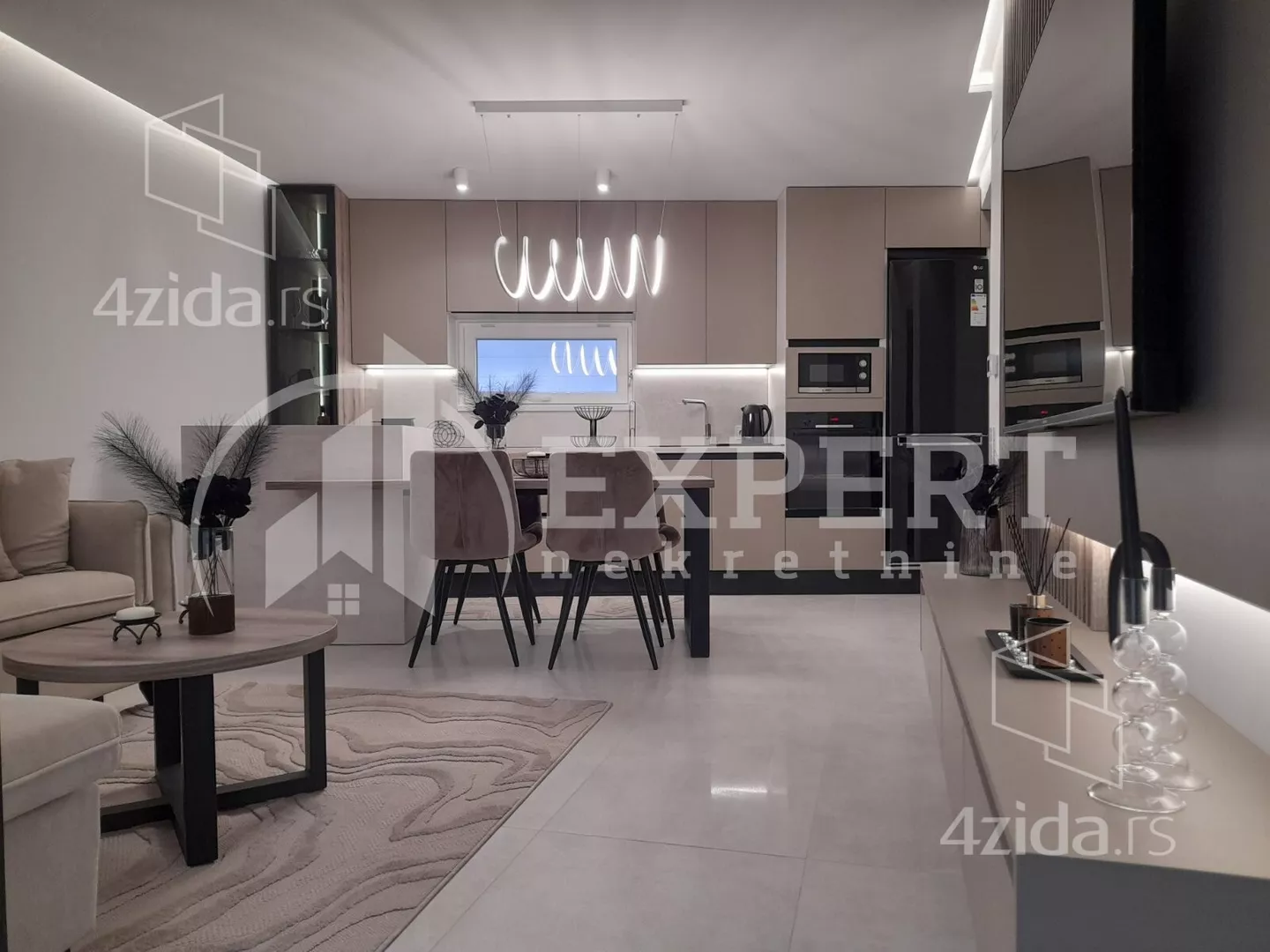 Dvoiposoban stan | 4zida