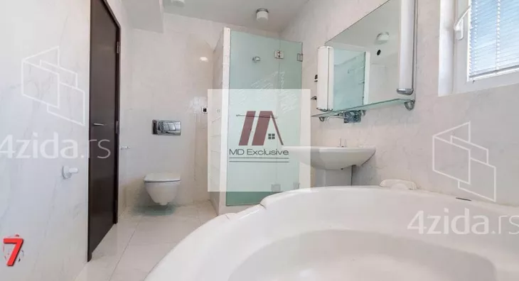 Četvoroiposoban stan | 4zida