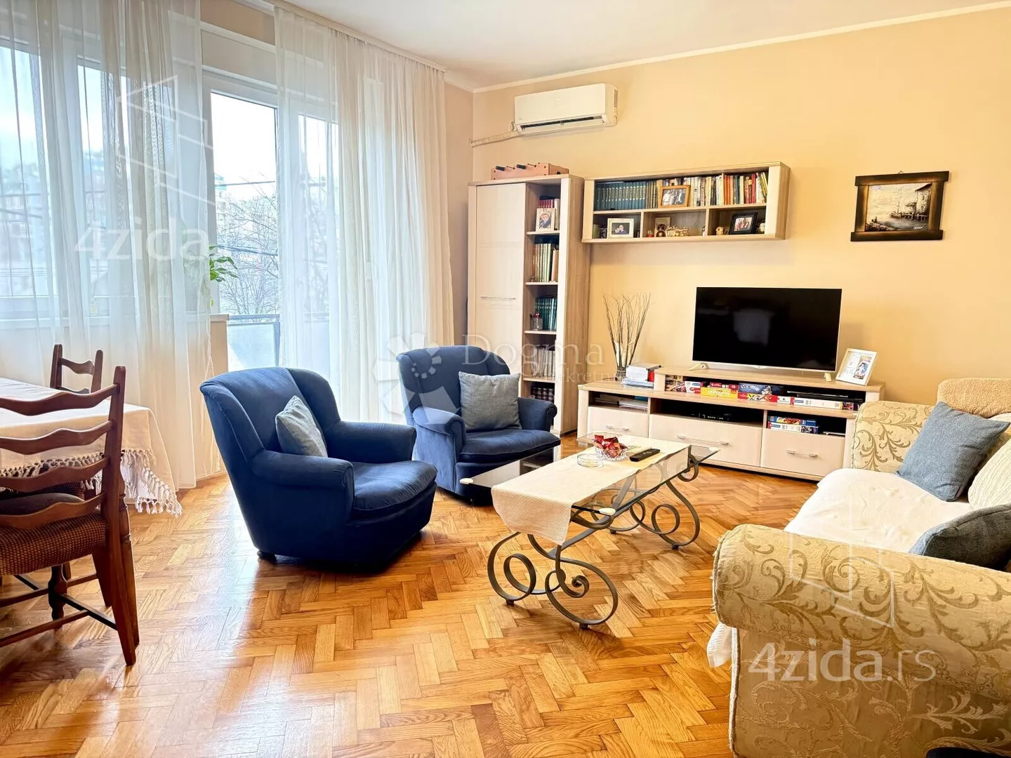 Dvoiposoban stan | 4zida