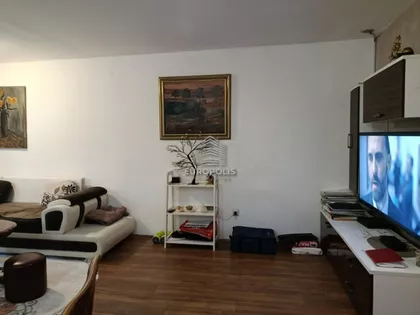 Vukov Spomenik | 4zida.rs