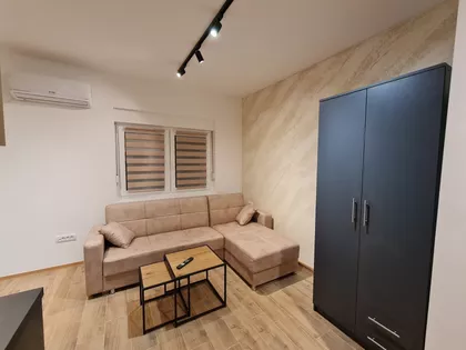 Adolfa Singera | 4zida.rs