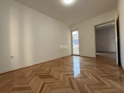 Dom Zdravlja | 4zida.rs