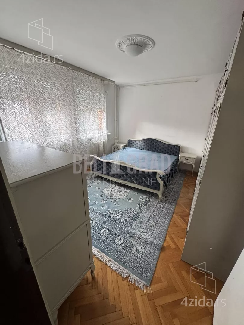 Četvoroiposoban stan | 4zida