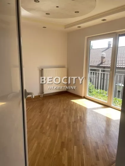 Bože Baucala | 4zida.rs