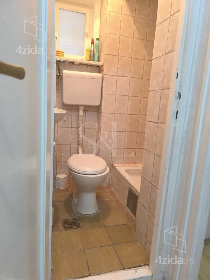 Šestosoban stan | 4zida