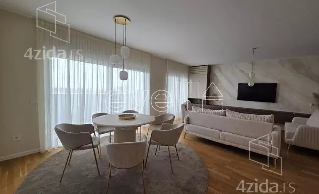 Petosoban stan | 4zida