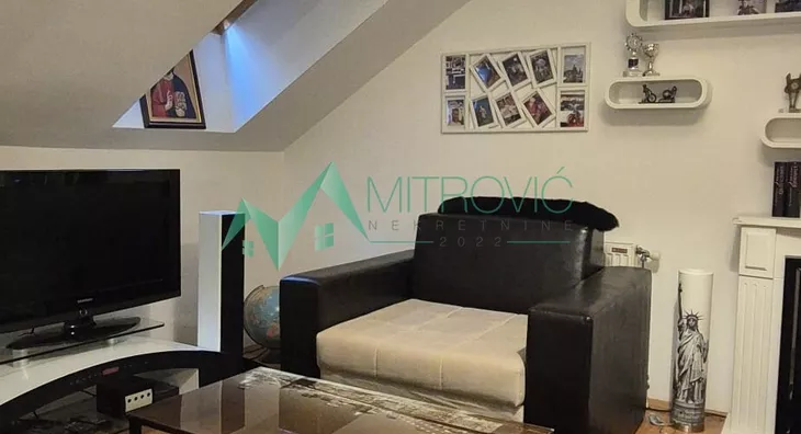 Četvoroiposoban stan | 4zida