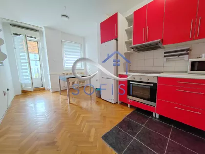 Pavla Papa | 4zida.rs