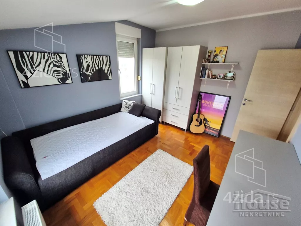 Šestosoban stan | 4zida