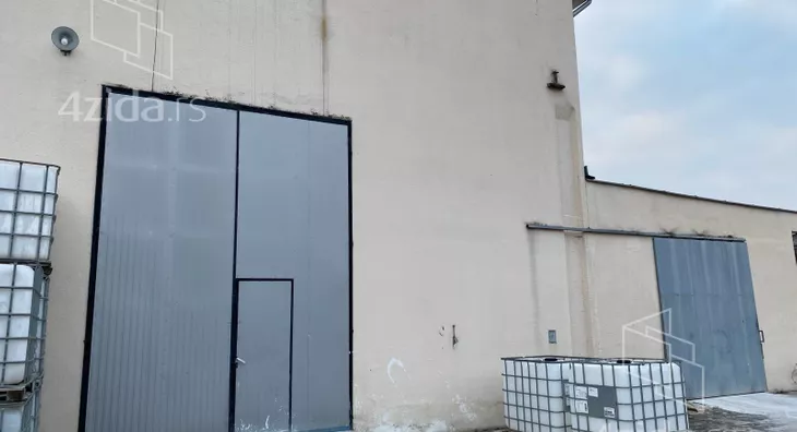 Poslovna zgrada | 4zida