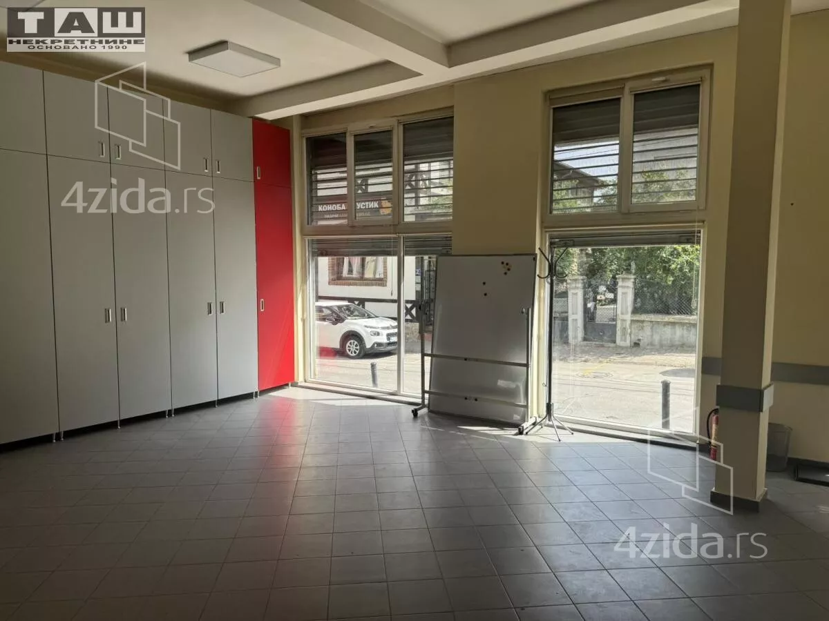 Lokal | 4zida