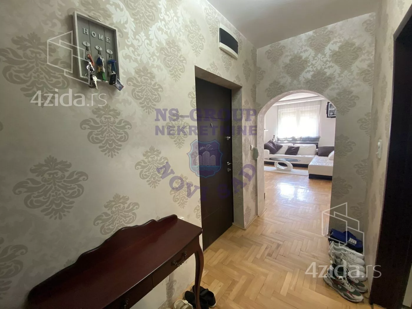 Troiposoban stan | 4zida