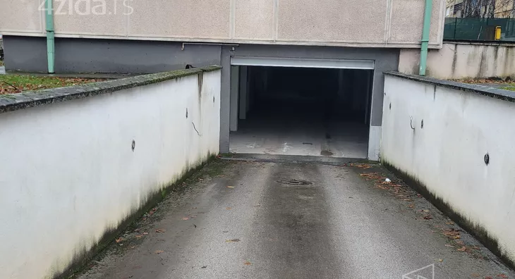 Garaža | 4zida