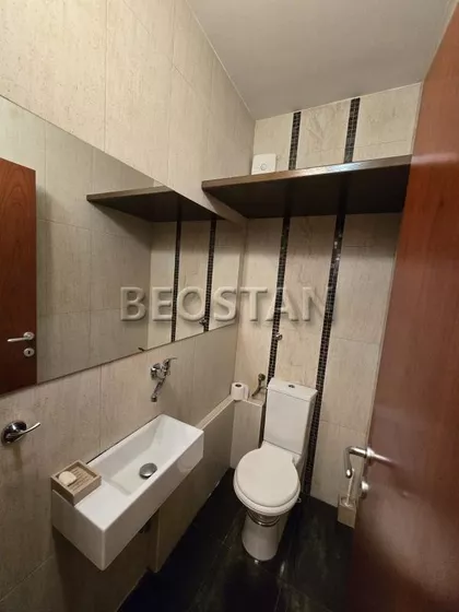 Ustanička | 4zida.rs