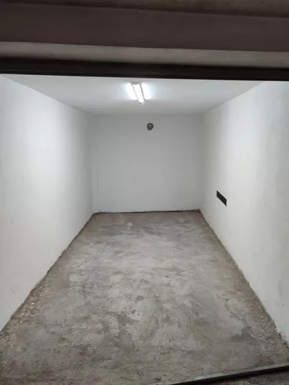 Crveni Pevac | 4zida.rs