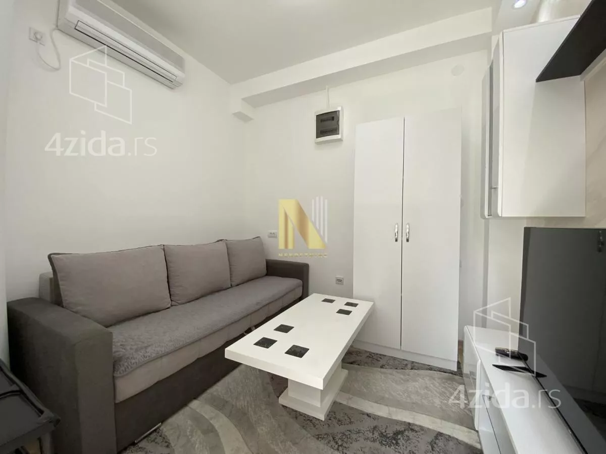Lokal | 4zida