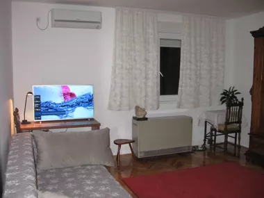 Dr Nika Miljanića 10