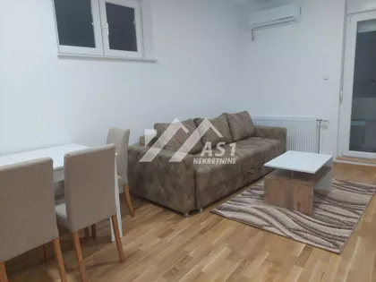 Slavonska | 4zida.rs
