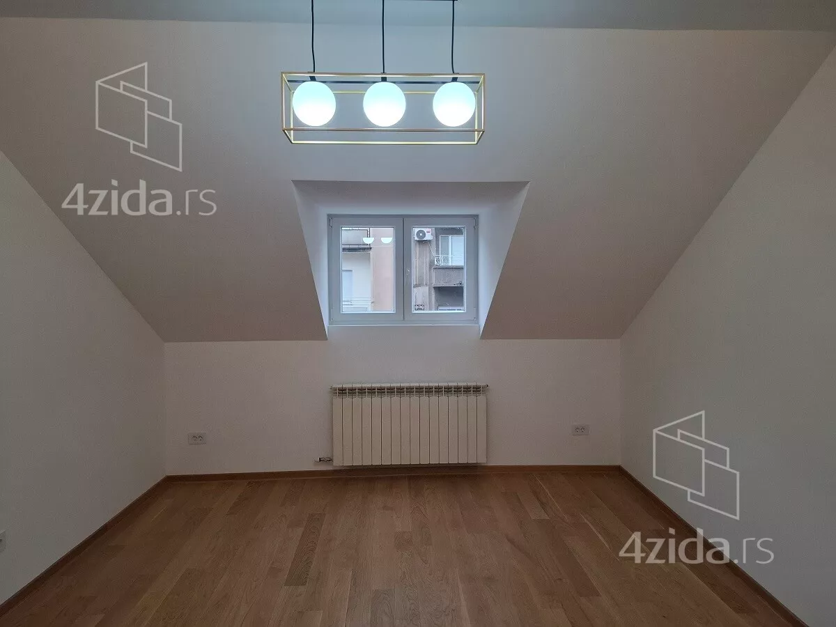 Petosoban stan | 4zida