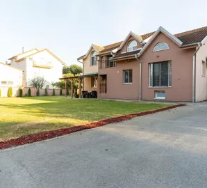 Altina, Zemun opština, Beograd, dvoetažna | 4zida.rs