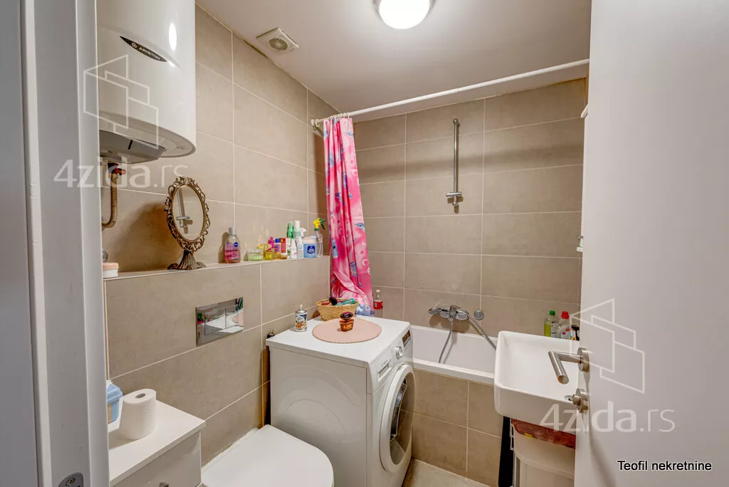 Troiposoban stan | 4zida