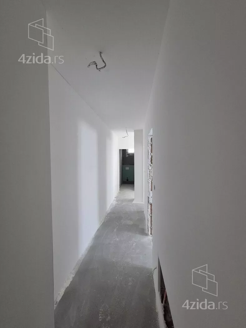 Četvoroiposoban stan | 4zida