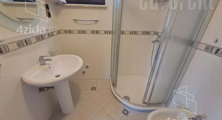 4-etažna kuća | 4zida