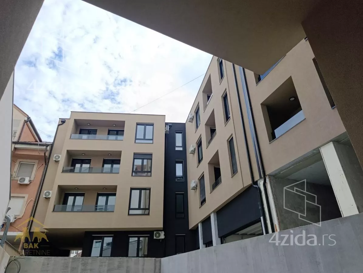 Četvorosoban stan | 4zida