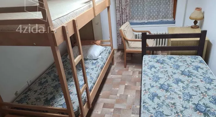 Poslovna zgrada | 4zida