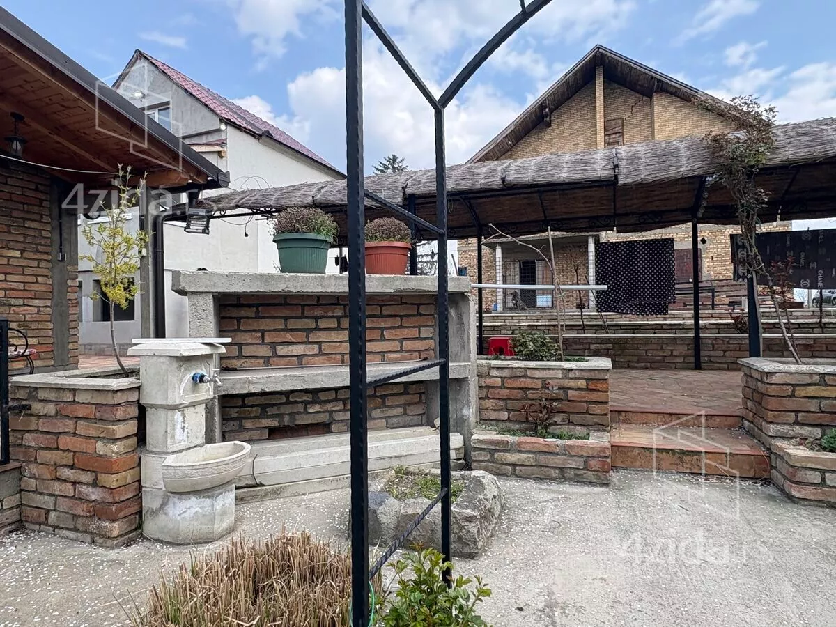 3-etažna kuća | 4zida