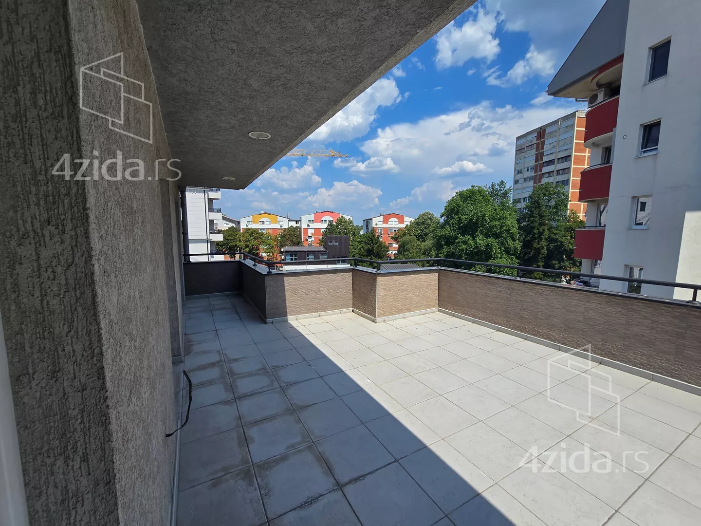 Četvoroiposoban stan | 4zida